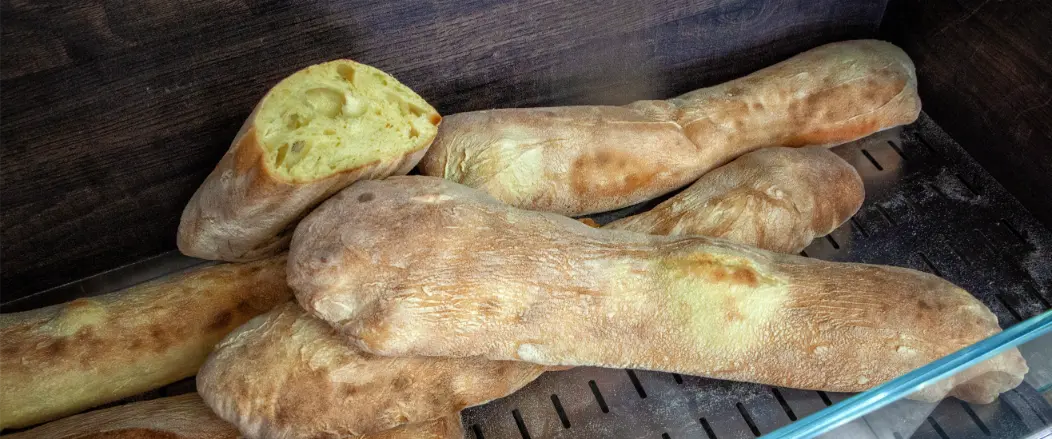 Filoni e filoncini di pane di semola a forno a legna a Potenza
